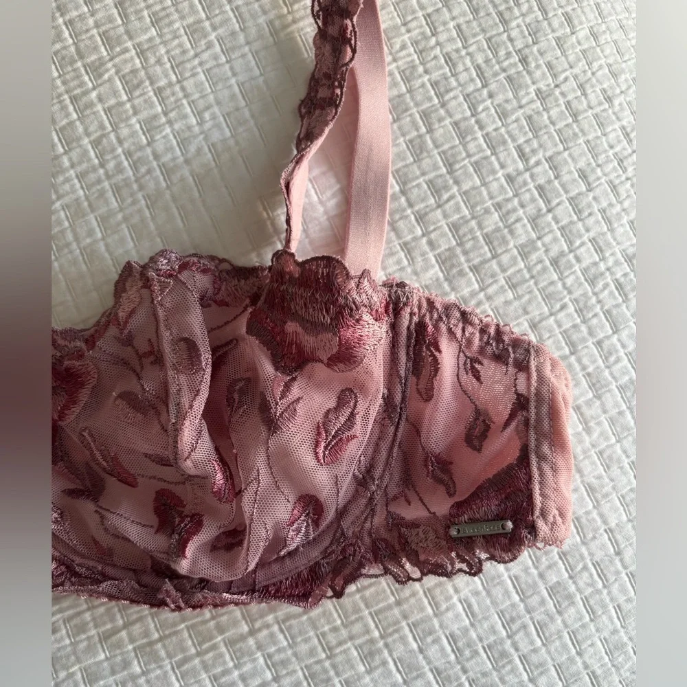 La Vie En Rose Unlined Balconette Bra - Picture 4 of 9